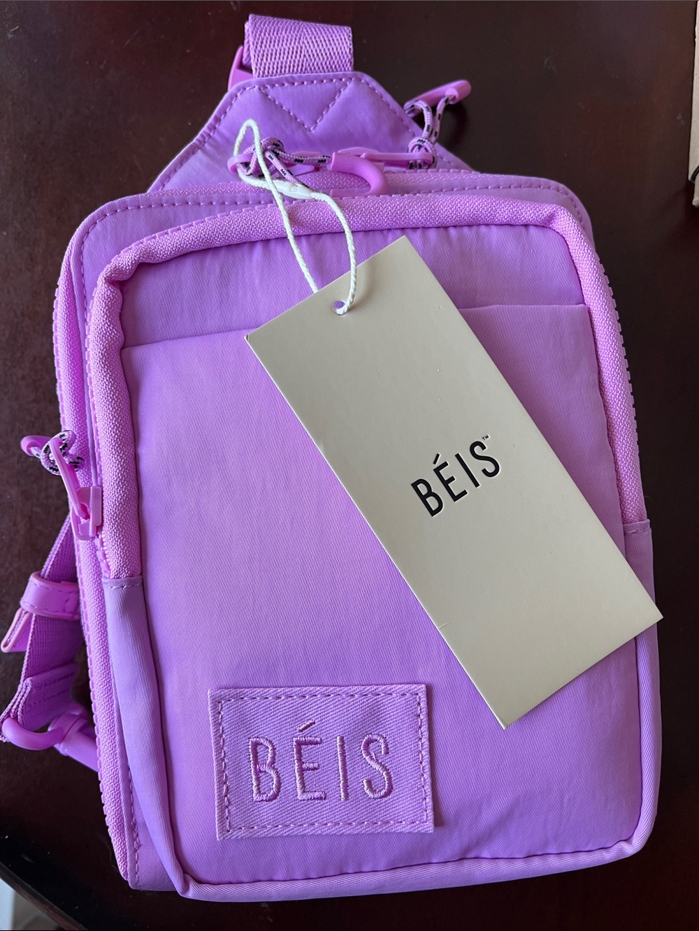 NWT BEIS Berry Sports Sling